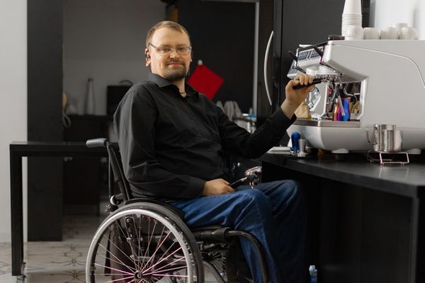 How is AI helping paralyzed patients